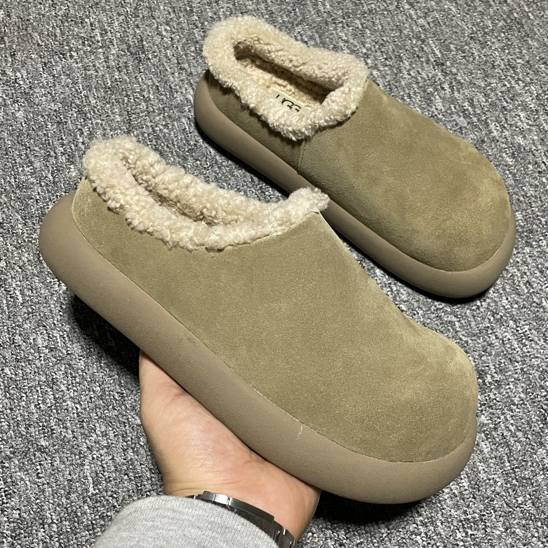 图片[6]-网红爆款 平台外贸专供 UGG 厚底雪地面包鞋穆勒鞋半拖鞋 小土豆 1116088 外贸平台充Z 高端零售专供品质 十年品牌制鞋代工厂生产线出品 注重每一处细节 隆丰A级真羊皮毛一体 完全遵循ZP工艺流程打造 尺码：35 36 37 38 39 40-选品中心