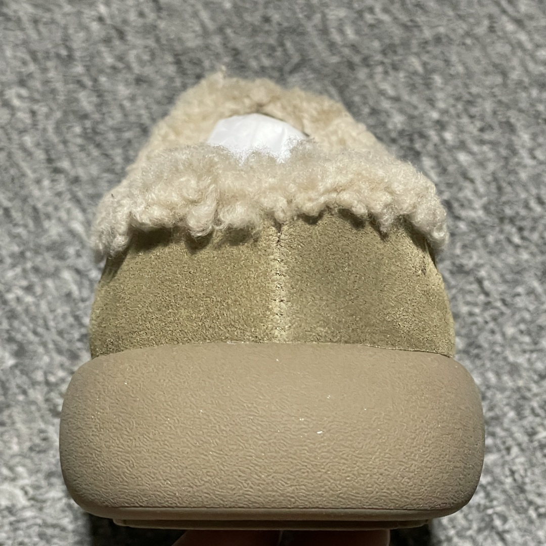 图片[8]-网红爆款 平台外贸专供 UGG 厚底雪地面包鞋穆勒鞋半拖鞋 小土豆 1116088 外贸平台充Z 高端零售专供品质 十年品牌制鞋代工厂生产线出品 注重每一处细节 隆丰A级真羊皮毛一体 完全遵循ZP工艺流程打造 尺码：35 36 37 38 39 40-选品中心