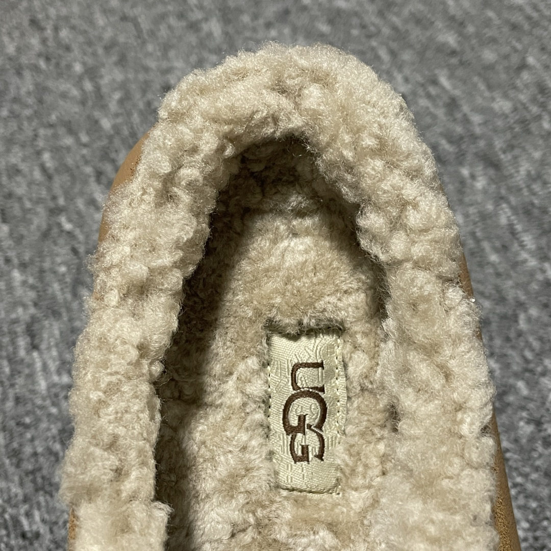 图片[9]-网红爆款 平台外贸专供 UGG 厚底雪地面包鞋穆勒鞋半拖鞋 小土豆 1116088 外贸平台充Z 高端零售专供品质 十年品牌制鞋代工厂生产线出品 注重每一处细节 隆丰A级真羊皮毛一体 完全遵循ZP工艺流程打造 尺码：35 36 37 38 39 40-选品中心