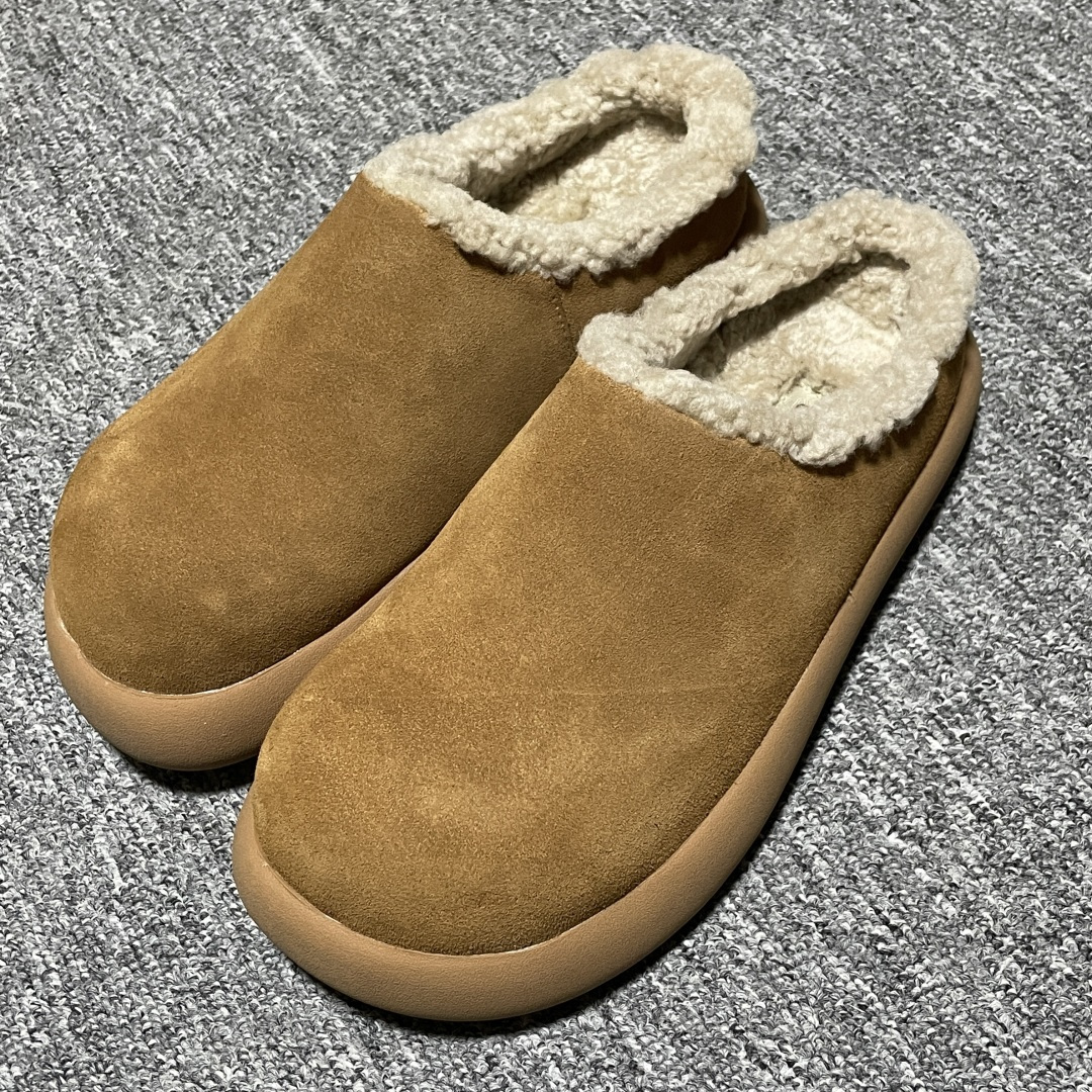 图片[4]-网红爆款 平台外贸专供 UGG 厚底雪地面包鞋穆勒鞋半拖鞋 小土豆 1116088 外贸平台充Z 高端零售专供品质 十年品牌制鞋代工厂生产线出品 注重每一处细节 隆丰A级真羊皮毛一体 完全遵循ZP工艺流程打造 尺码：35 36 37 38 39 40-选品中心