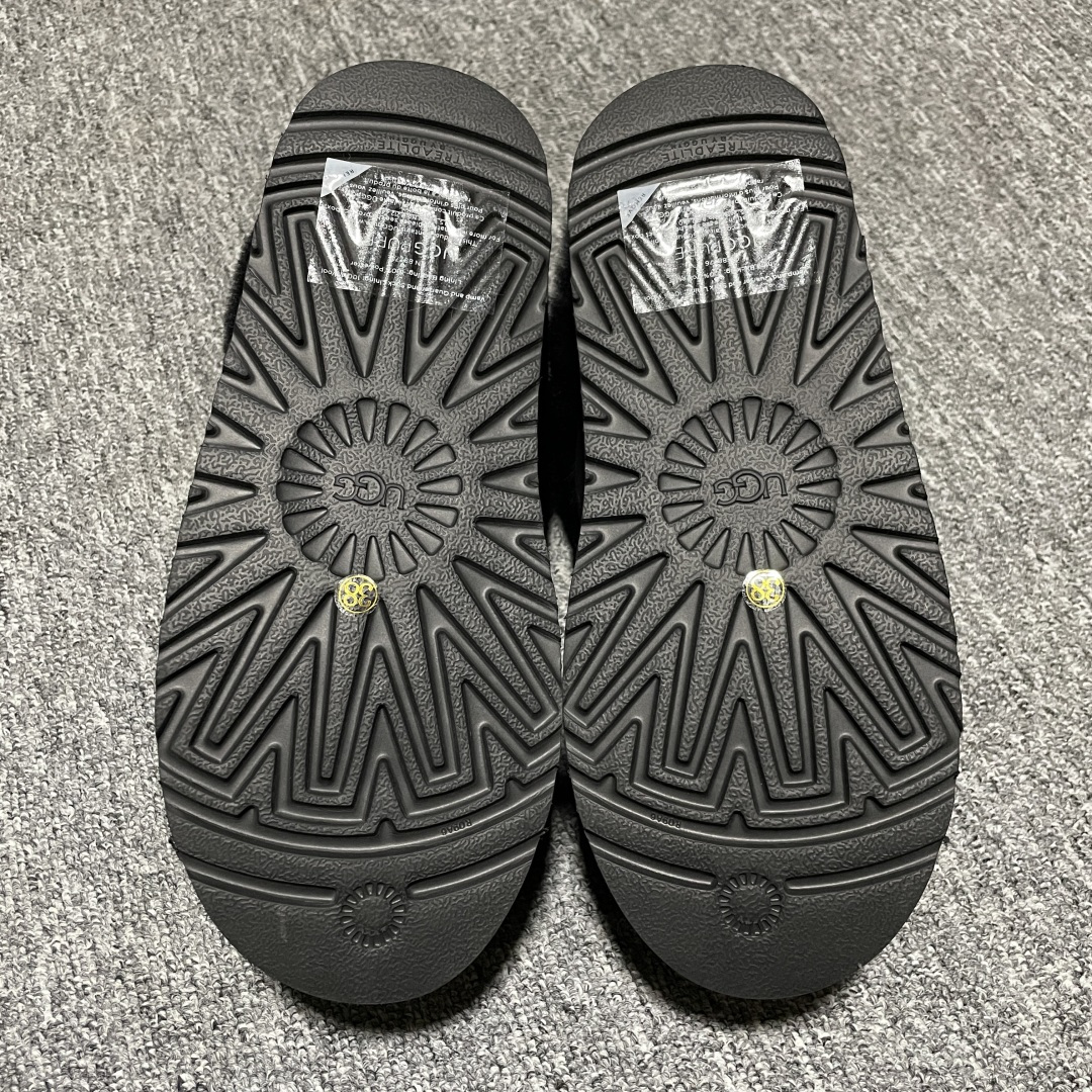 图片[3]-网红爆款 平台外贸专供 UGG 厚底雪地靴面包鞋 1146390 外贸平台充Z 高端零售专供品质 十年品牌制鞋代工厂生产线出品 注重每一处细节 隆丰A级真羊皮毛一体 完全遵循ZP工艺流程打造 尺码：35 36 37 38 39 40-选品中心