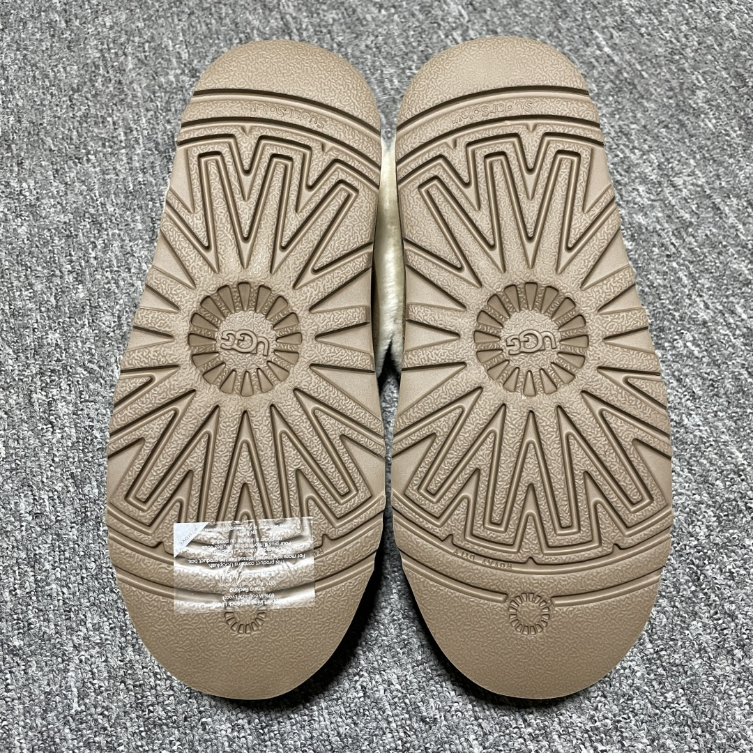 图片[3]-网红爆款 平台外贸专供 UGG 厚底雪地靴面包鞋 1146390 外贸平台充Z 高端零售专供品质 十年品牌制鞋代工厂生产线出品 注重每一处细节 隆丰A级真羊皮毛一体 完全遵循ZP工艺流程打造 尺码：35 36 37 38 39 40-选品中心