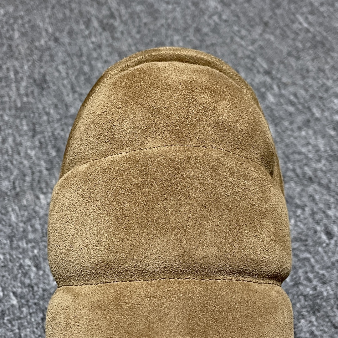 图片[7]-网红爆款 平台外贸专供 UGG 厚底雪地靴面包鞋 1146390 外贸平台充Z 高端零售专供品质 十年品牌制鞋代工厂生产线出品 注重每一处细节 隆丰A级真羊皮毛一体 完全遵循ZP工艺流程打造 尺码：35 36 37 38 39 40-选品中心