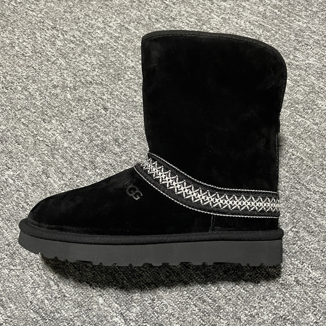 图片[2]-网红爆款 平台外贸专供 UGG 高帮雪地靴 1161770 外贸平台充Z 高端零售专供品质 十年品牌制鞋代工厂生产线出品 注重每一处细节 隆丰A级真羊皮毛一体 完全遵循ZP工艺流程打造 尺码：35 36 37 38 39 40-选品中心