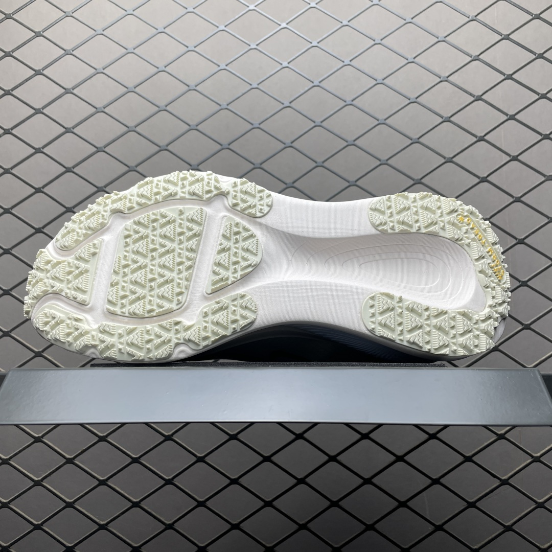 图片[5]-纯原版 NK Vomero 18 GTX V18 网面透气跑步鞋 HQ7001-100 高端零售专供品质 正确防水防污鞋面 独家私模 正确组合大底 区别其他一体大底 尺码： 35.5 36 36.5 37.5 38 38.5 39 40 40.5 41 42 42.5 43 44 44.5 45-选品中心