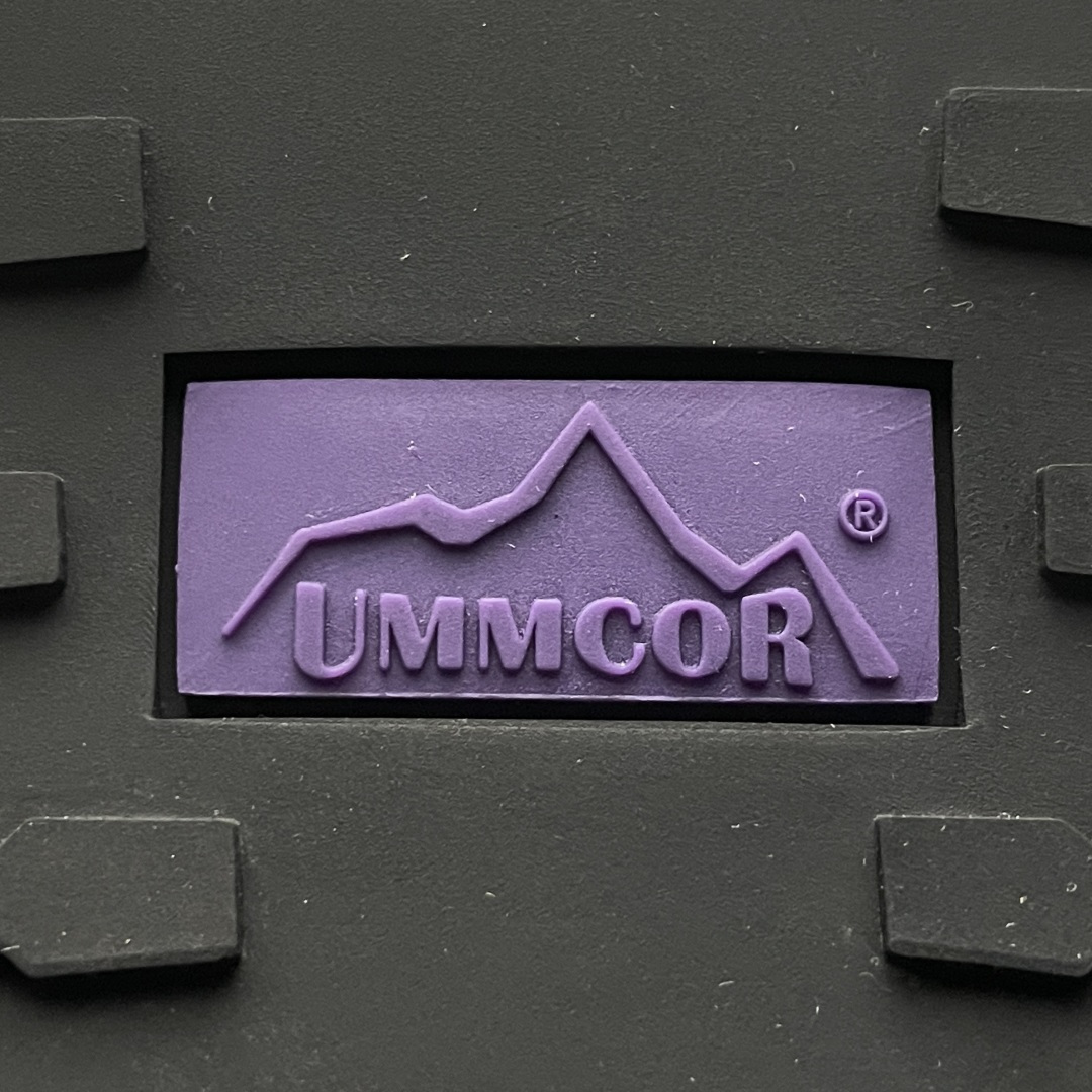 图片[8]-UMMCOR 新潮派系列低帮系带户外徒步登山运动鞋 广东原厂代工出品 采用Diemme原楦型开发纸版 固色头层牛皮鞋面材质(内里搭载细腻头层牛皮) 环抱式防剐蹭硫化橡胶片组合，国标顶级防滑耐磨橡胶大底 尺码：39 40 41 42 43 44 45-选品中心