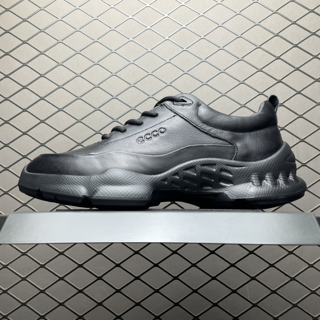ECCO 爱步 健步BIOM系列 低帮休闲皮鞋 825101 全鞋面采用牛皮革制作 纹理自然 柔韧耐穿 自然律动科技，符合人体工学鞋楦 贴近足部自然形态 PU中底 带来轻盈舒适的上脚感受 强效缓震与能量回弹 增加运动时的稳定和舒适 橡胶大底 抓地力强 具有良好的耐磨性 都市探索 步履悠然 尺码：38 39 40 41 42 43 44（皮鞋码）-选品中心