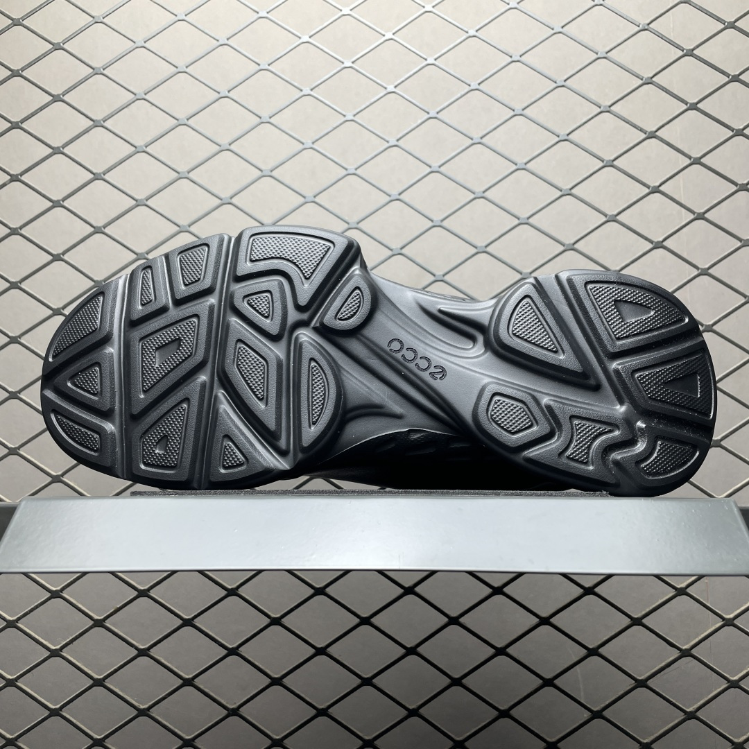 图片[5]-ECCO 爱步 健步BIOM系列 低帮休闲皮鞋 825101 全鞋面采用牛皮革制作 纹理自然 柔韧耐穿 自然律动科技，符合人体工学鞋楦 贴近足部自然形态 PU中底 带来轻盈舒适的上脚感受 强效缓震与能量回弹 增加运动时的稳定和舒适 橡胶大底 抓地力强 具有良好的耐磨性 都市探索 步履悠然 尺码：38 39 40 41 42 43 44（皮鞋码）-选品中心