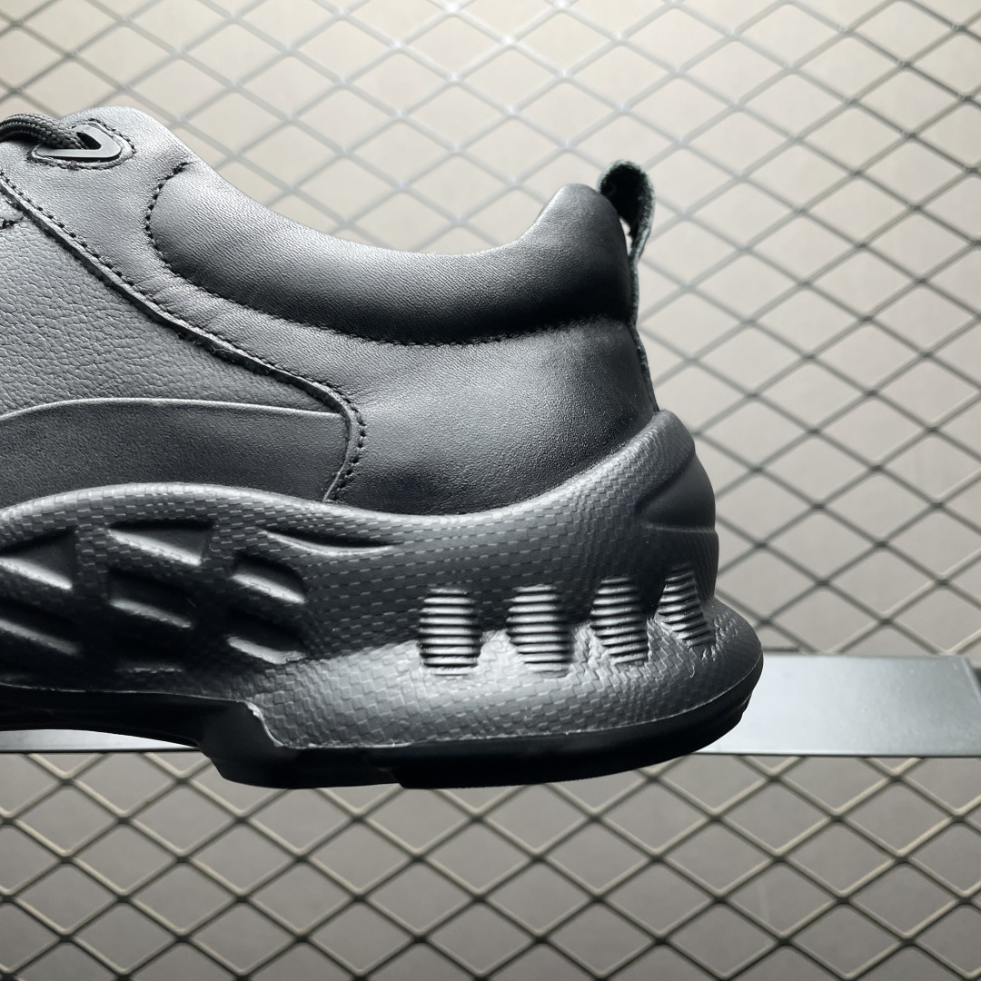 图片[4]-ECCO 爱步 健步BIOM系列 低帮休闲皮鞋 825101 全鞋面采用牛皮革制作 纹理自然 柔韧耐穿 自然律动科技，符合人体工学鞋楦 贴近足部自然形态 PU中底 带来轻盈舒适的上脚感受 强效缓震与能量回弹 增加运动时的稳定和舒适 橡胶大底 抓地力强 具有良好的耐磨性 都市探索 步履悠然 尺码：38 39 40 41 42 43 44（皮鞋码）-选品中心