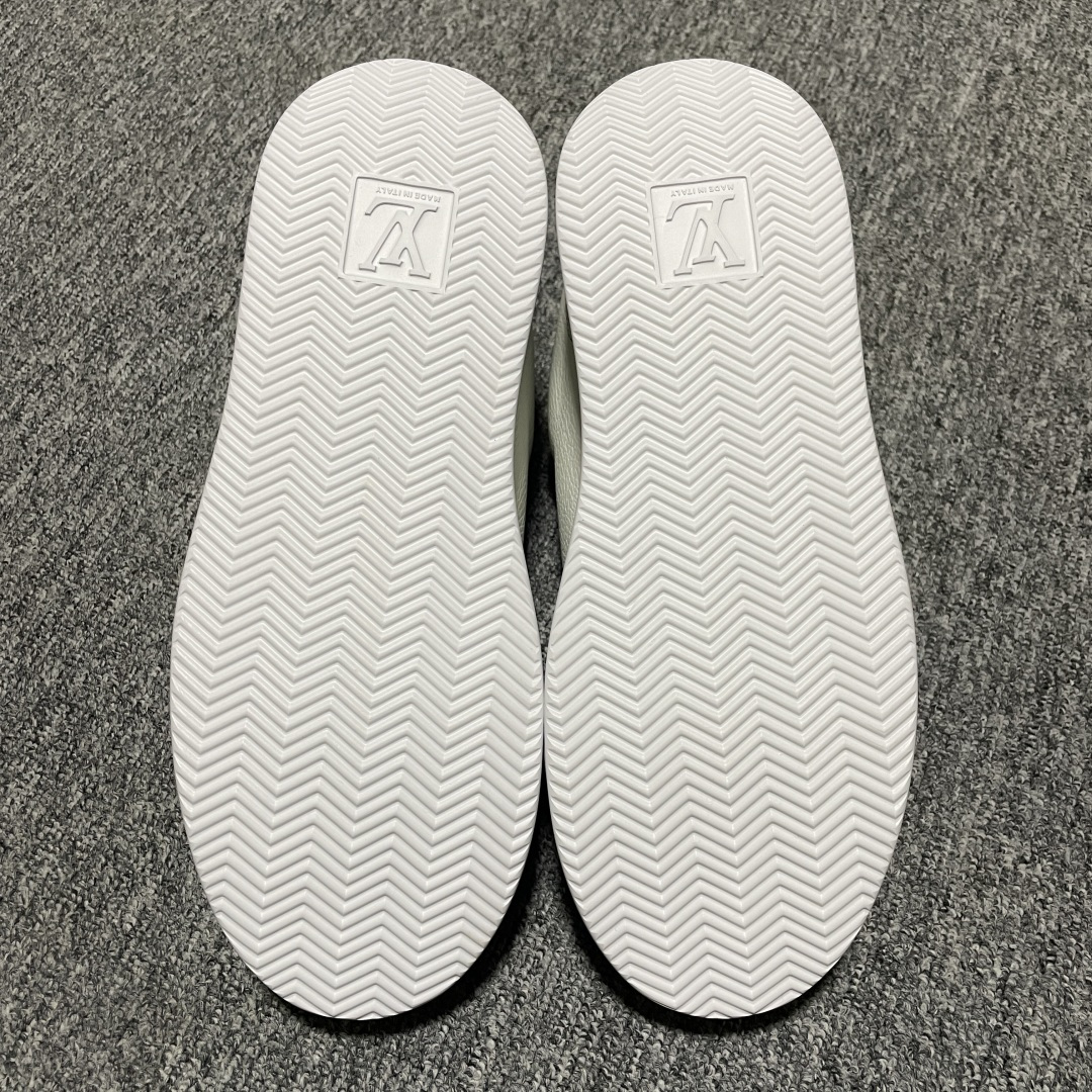 图片[3]-Louis Vuitton LV 路易威登 Beverly Hills 低帮休闲板鞋 海淘代购同渠道品质 高端零售 外贸充正专供 原版购入开发 ZP级全套包装 完美楦型 正确卡色 大底TPU 质感媲美原版 细节与原版一致 请注意区分市面通货材 尺码：38 39 40 41 42 43 44 45 46-选品中心