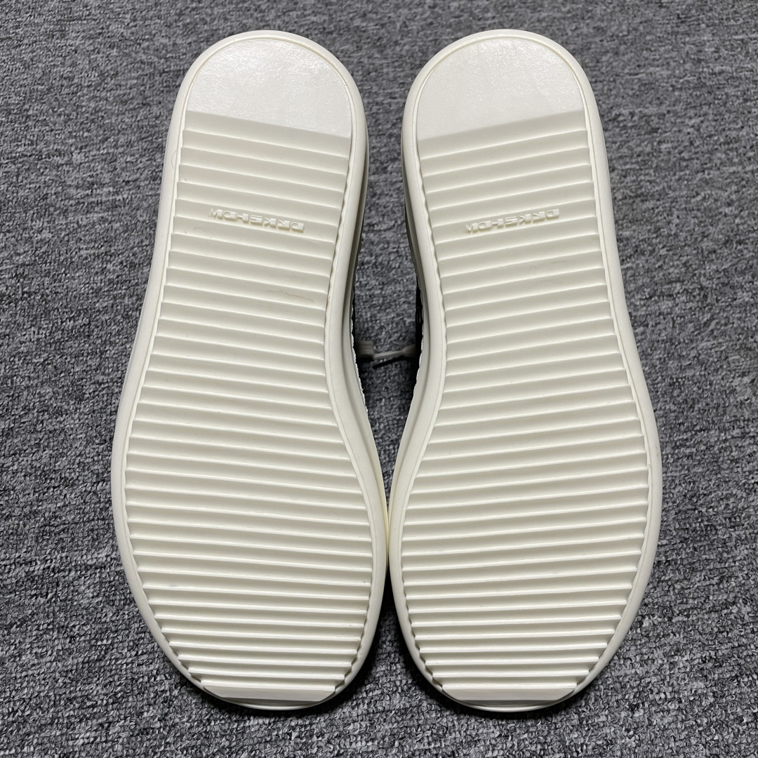 图片[3]-Rickowens 瑞克 欧文斯 高街 高帮帆布休闲板鞋 独家私模大底 定制头层牛皮 针车间距都是极致还原 一比一规格礼盒装 重达3斤以上 外加定制欧文斯保护盒 全套包装及配件 高端零售专供品质 区别市场货 纯手工打造 每一只都是独一无二 有手工质感的味道 尺码：36 37 38 39 40 41 42 43 44 45 46-选品中心