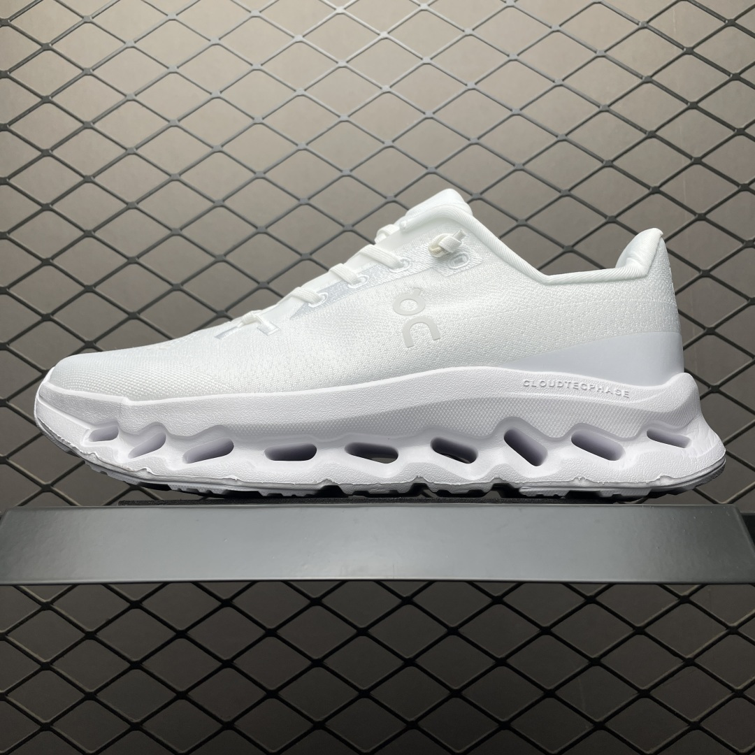 ON 昂跑 Cloudtilt 系列 鞋面采用一体成型布料 有弹性非常透气 鞋底是镂空设计 运用了CLOUDTILT专利技术 弹力十足 毫无负重感 适合日常长距离行走或者休闲旅游 跑步 尺码：36 36.5 37.5 38 38.5 39 40 40.5 41 42 42.5 43 44 44.5 45-选品中心