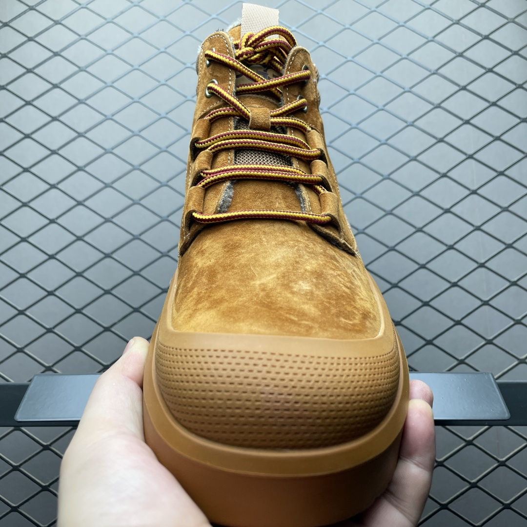 图片[9]-UGG 客制款 中帮男士休闲鞋雪地靴马丁靴系列 U6338 广东大厂品质 秋冬新款 时尚潮流搭配 面料釆用意大利进口磨砂牛皮 全鞋真牛皮材料 大底到五金都是代工厂原材料制作 日常随意搭配 型男必备 尺码：38 39 40 41 42 43 44-选品中心