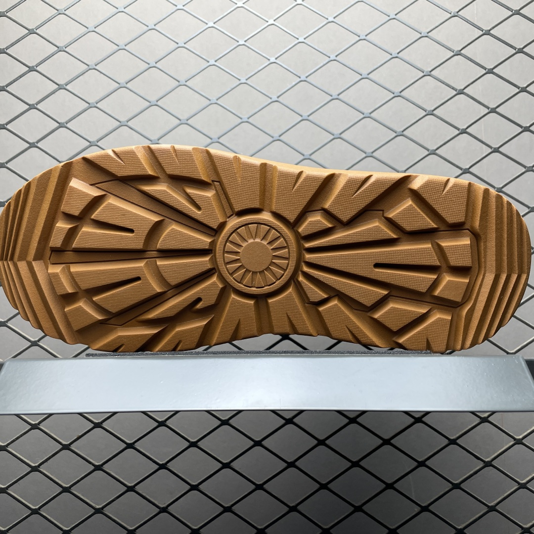 图片[5]-UGG 客制款 中帮男士休闲鞋雪地靴马丁靴系列 U6338 广东大厂品质 秋冬新款 时尚潮流搭配 面料釆用意大利进口磨砂牛皮 全鞋真牛皮材料 大底到五金都是代工厂原材料制作 日常随意搭配 型男必备 尺码：38 39 40 41 42 43 44-选品中心