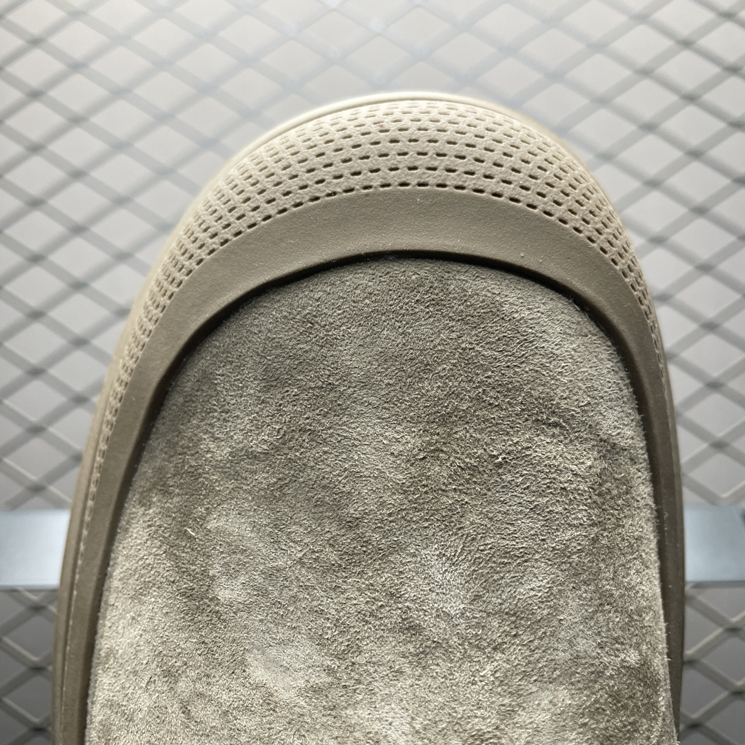 图片[7]-UGG 客制款 中帮男士休闲鞋雪地靴马丁靴系列 U6338 广东大厂品质 秋冬新款 时尚潮流搭配 面料釆用意大利进口磨砂牛皮 全鞋真牛皮材料 大底到五金都是代工厂原材料制作 日常随意搭配 型男必备 尺码：38 39 40 41 42 43 44-选品中心