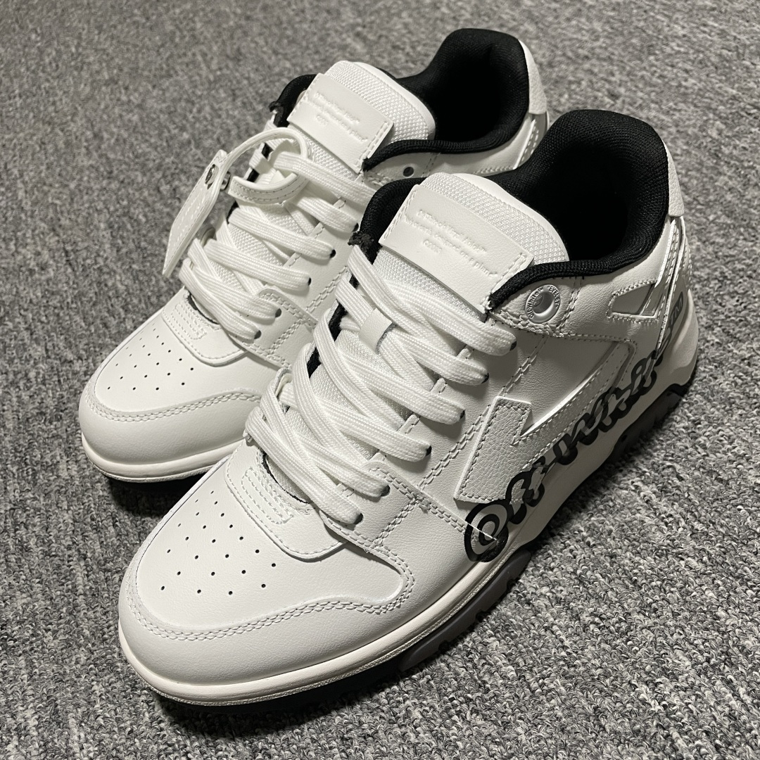 Off-White Out of Office 低帮复古休闲鞋 该款运动鞋单品有皮质制成饰有品牌标志性 