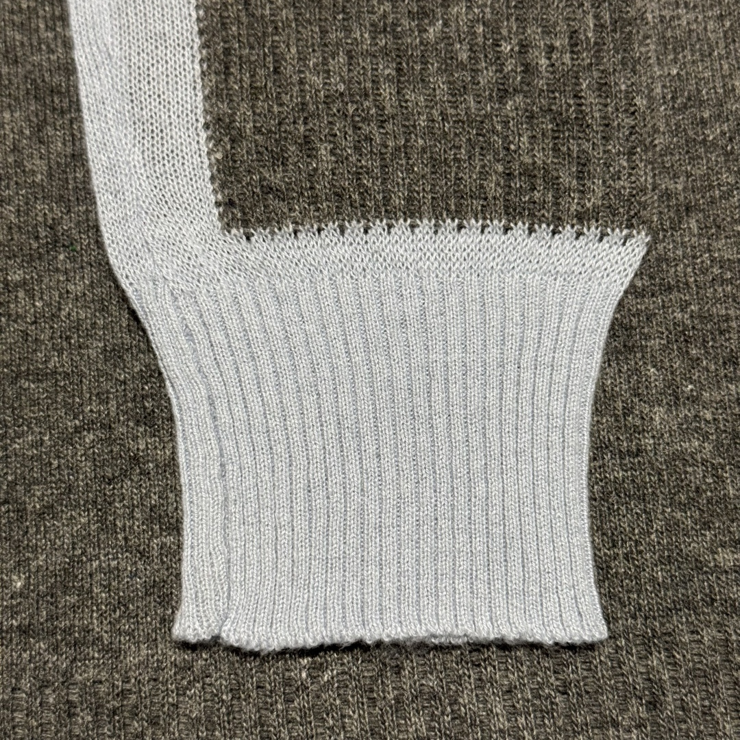 图片[5]-S# MiuMiu 缪缪 拼色羊毛混纺POLO领毛衣 真正原版购回开发打版 高端零售专供 品质保证 100%放心出街 尺码：38 40 42 44-选品中心