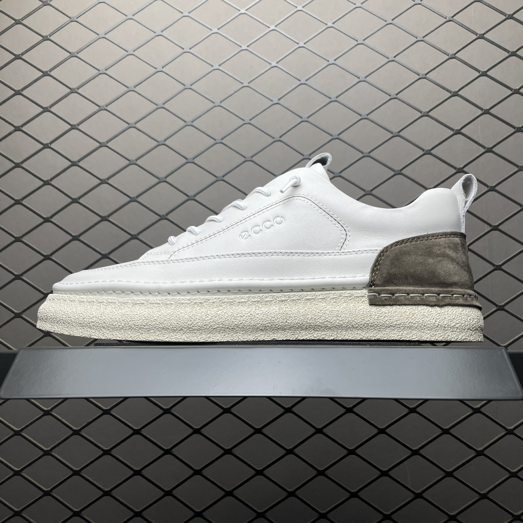 ECCO 爱步 男士休闲鞋 简约时尚街头户外鞋 摒弃传统鞋面设计，舒适牛皮鞋面 手感细腻顺滑，纹理清晰 