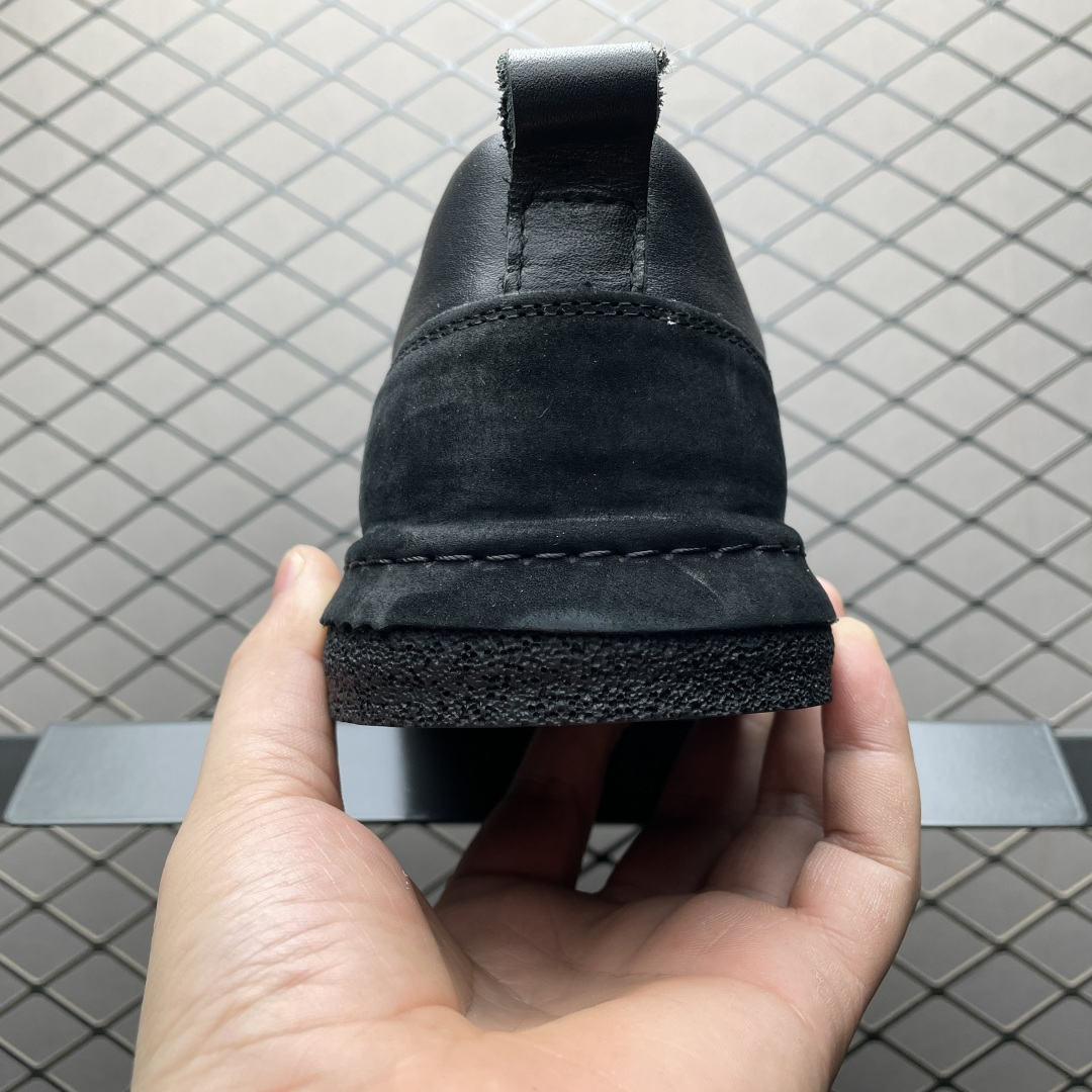 图片[2]-ECCO 爱步 男士休闲鞋 简约时尚街头户外鞋 958836 摒弃传统鞋面设计，舒适牛皮鞋面 手感细腻顺滑，纹理清晰 柔软脚感随心穿脱 双重材质拼接 尽显时尚新元素 质感清晰的鞋带，搭载柔韧橡胶鞋底 脚感柔软舒适，适宜多种地形 轻松行走，触感细腻 一双时尚休闲鞋 拒绝束缚 让你成为最惊艳的那一个 尺码：38 39 40 41 42 43 44 （皮鞋码）-选品中心