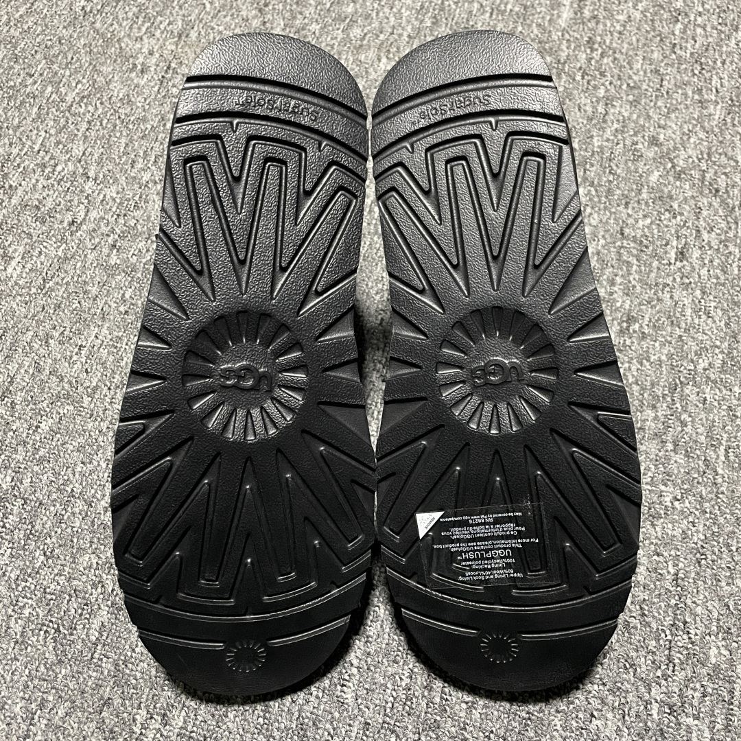 图片[3]-平台外贸专供 UGG 男士雪地靴 1097089 外贸平台充Z 高端零售专供品质 十年品牌制鞋代工厂生产线出品 注重每一处细节 隆丰A级真羊皮毛一体 完全遵循ZP工艺流程打造 尺码：40 41 42 43 44-选品中心