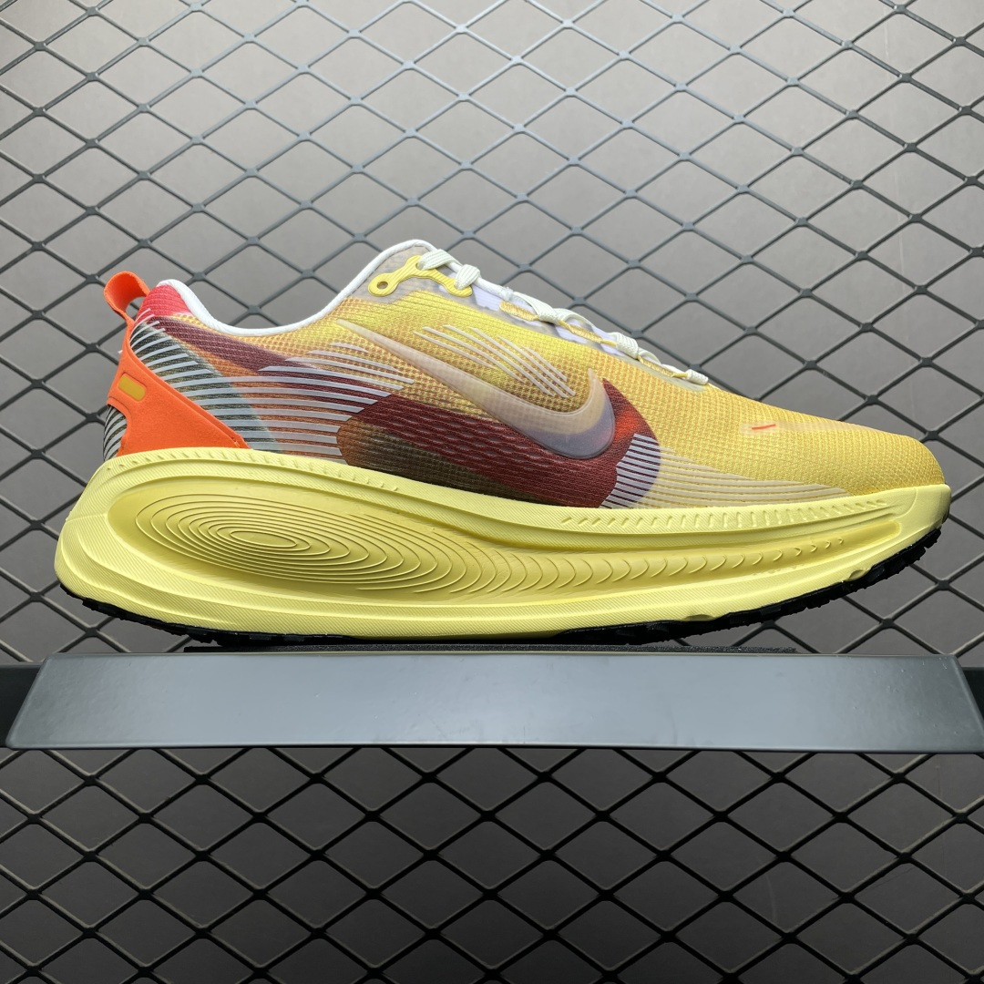 NK Vomero V18 网面透气跑步鞋 IH3576-999 尺码： 39 40 40.5 41 4