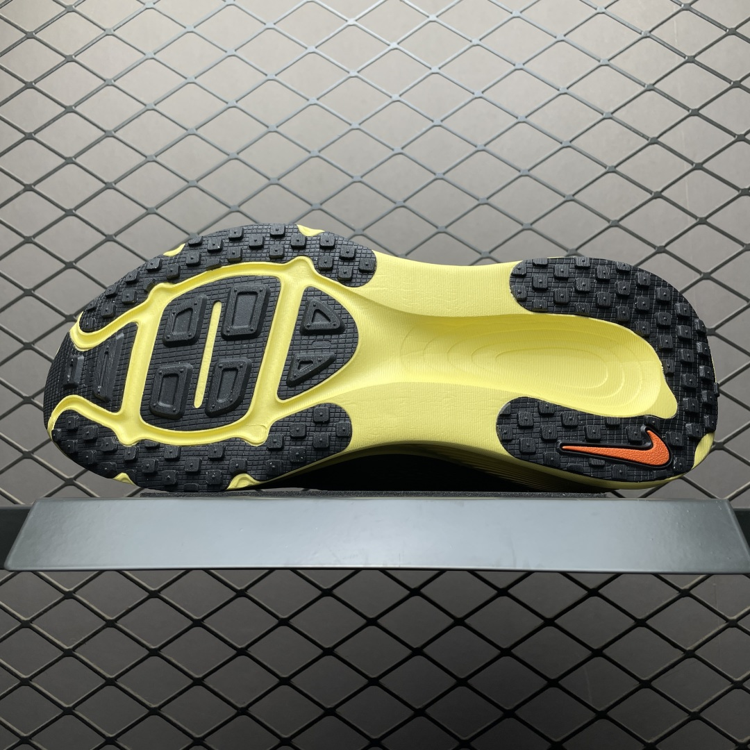 NK Vomero V18 网面透气跑步鞋 IH3576-999 尺码： 39 40 40.5 41 4