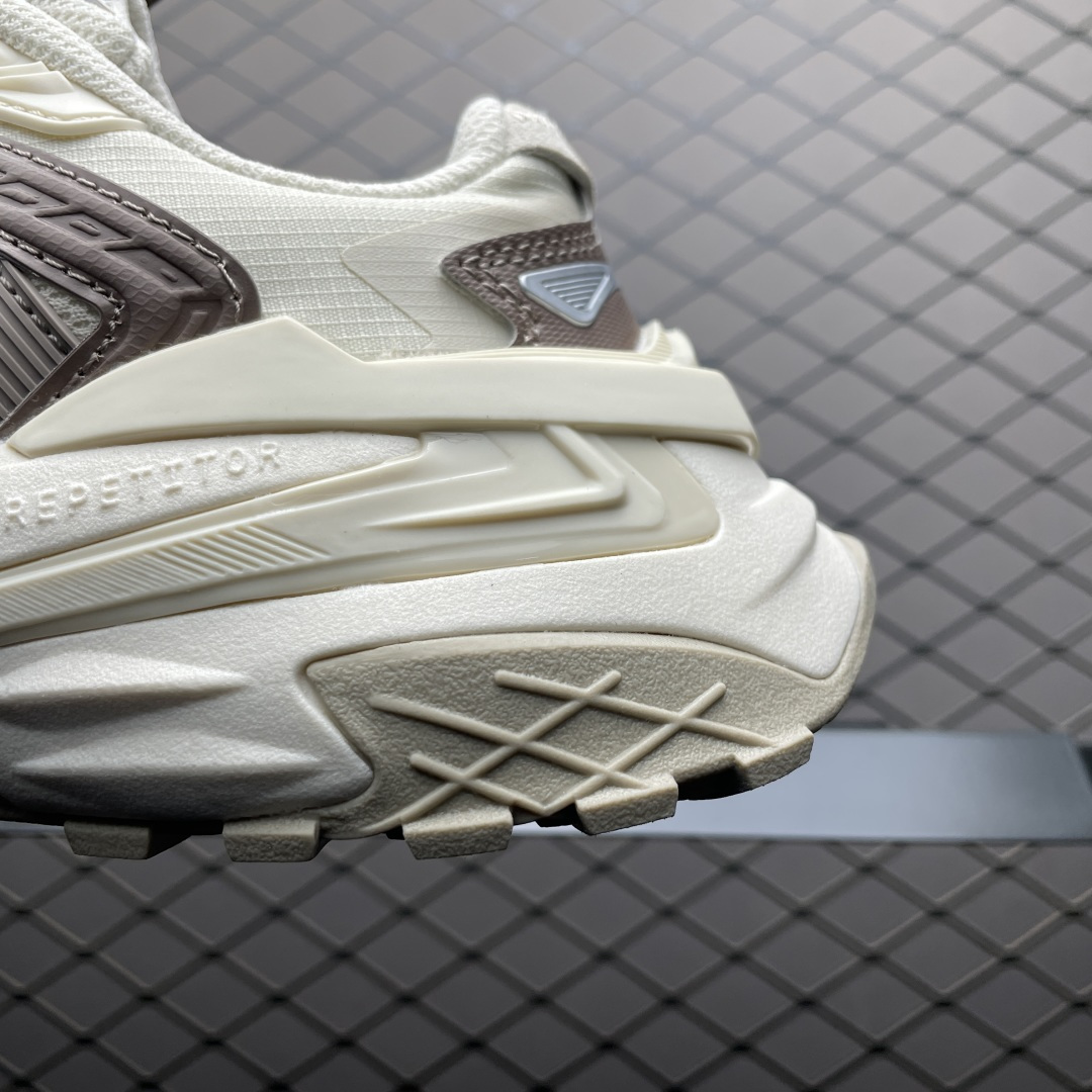 AD 阿迪 XLG Storm EDGE 复古休闲老爹鞋 KK1003 尺码：35.5 36 36.5 