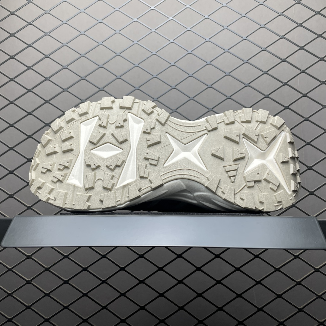 AD 阿迪 XLG Storm EDGE 复古休闲老爹鞋 KK1003 尺码：35.5 36 36.5 