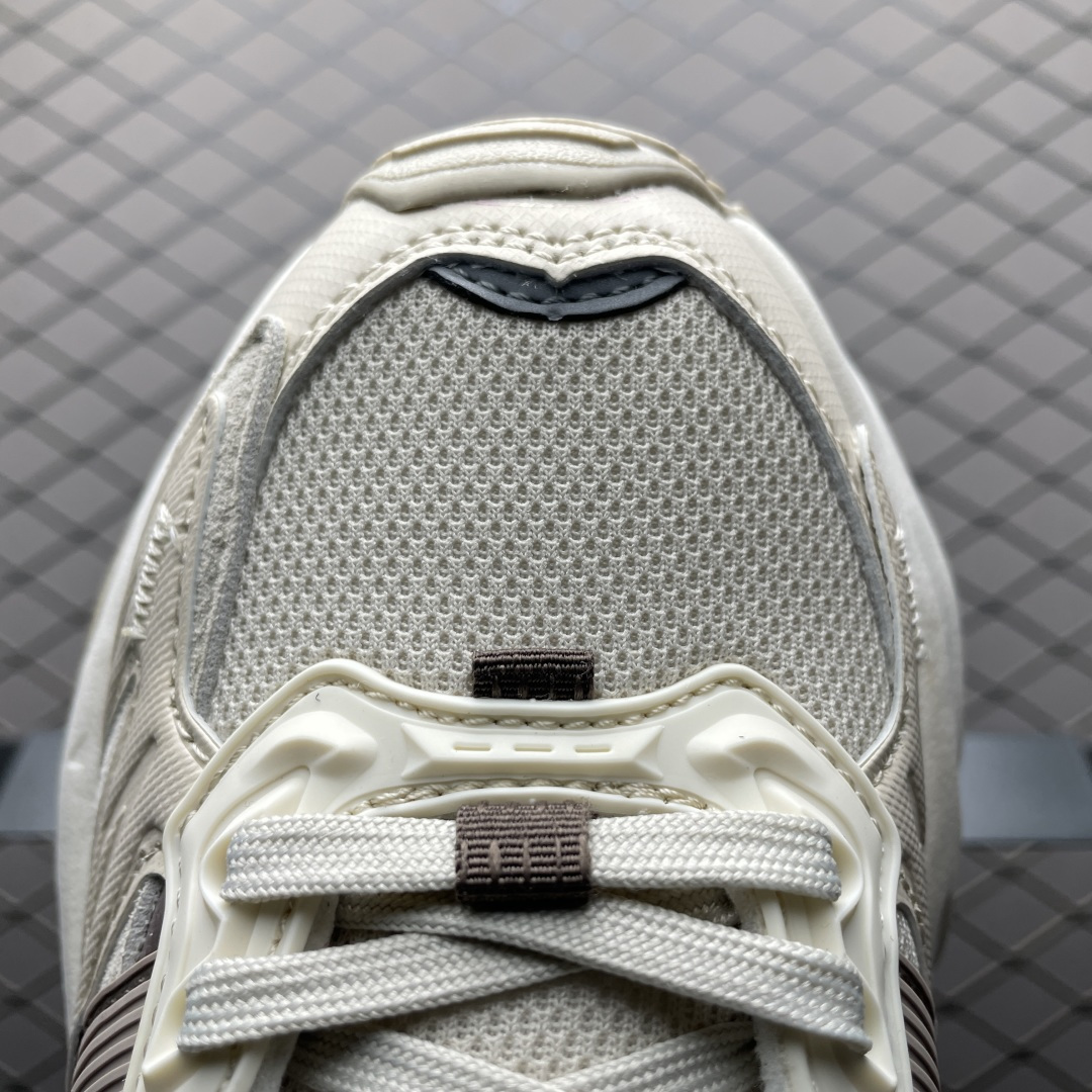 AD 阿迪 XLG Storm EDGE 复古休闲老爹鞋 KK1003 尺码：35.5 36 36.5 