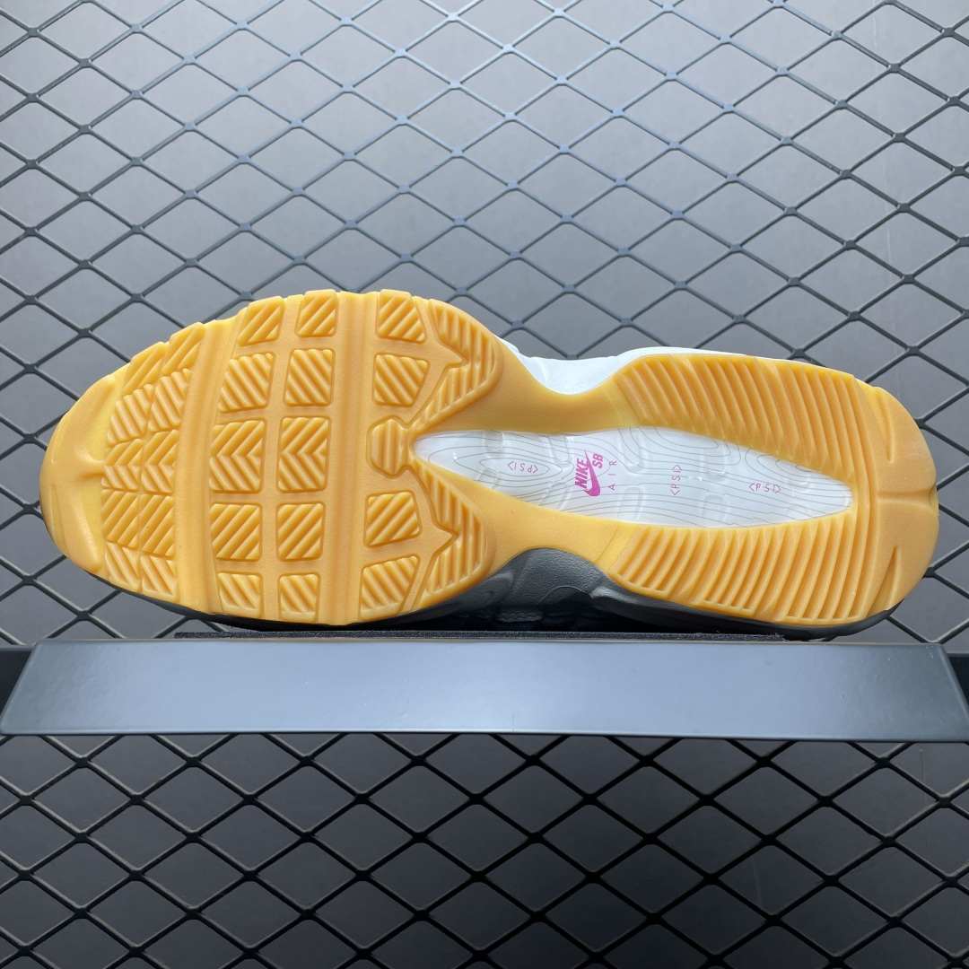 纯原版 SB x NK Air Max 95 “Summit White/Photon Dust” 联名