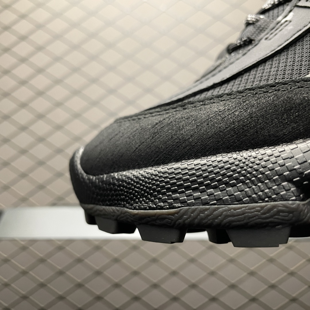 ECCO 爱步 户外健步鞋BIOMC踪迹系列 多种材质拼接鞋面，提供亲肤、透气，贴合的穿着体验 鞋面设有