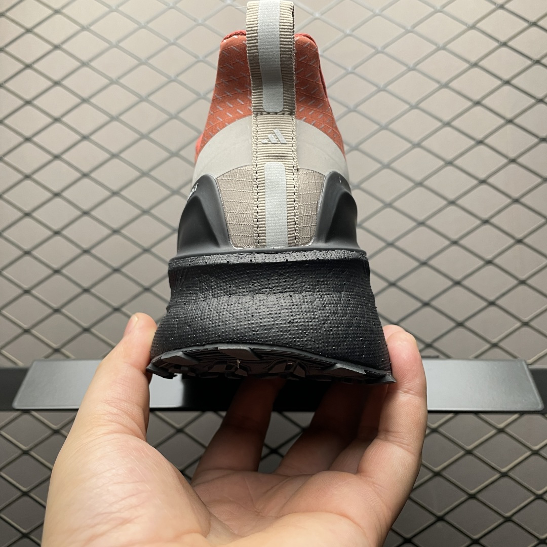 AD 阿迪 Ultra Boost 5 Climawarm 超弹力爆米花中底休闲跑步鞋 IG9353 尺