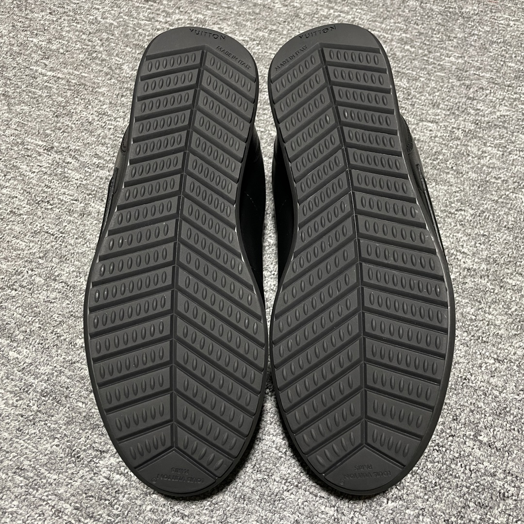 图片[3]-M版纯原 Nigo x Louis Vuitton 路易威登 LV Buttersoft 阿甘鞋 低帮休闲面包鞋 全新订单 高端零售外贸充正专供 原版购入开发 全鞋羊皮 牛皮鞋面 ZP级全套包装 完美楦型 正确卡色 大底TPU 质感媲美原版 细节与原版一致 请注意区分市面通货材 尺码：35 36 37 38 39 40 41 42 43 44 45 46 偏大一码-选品中心