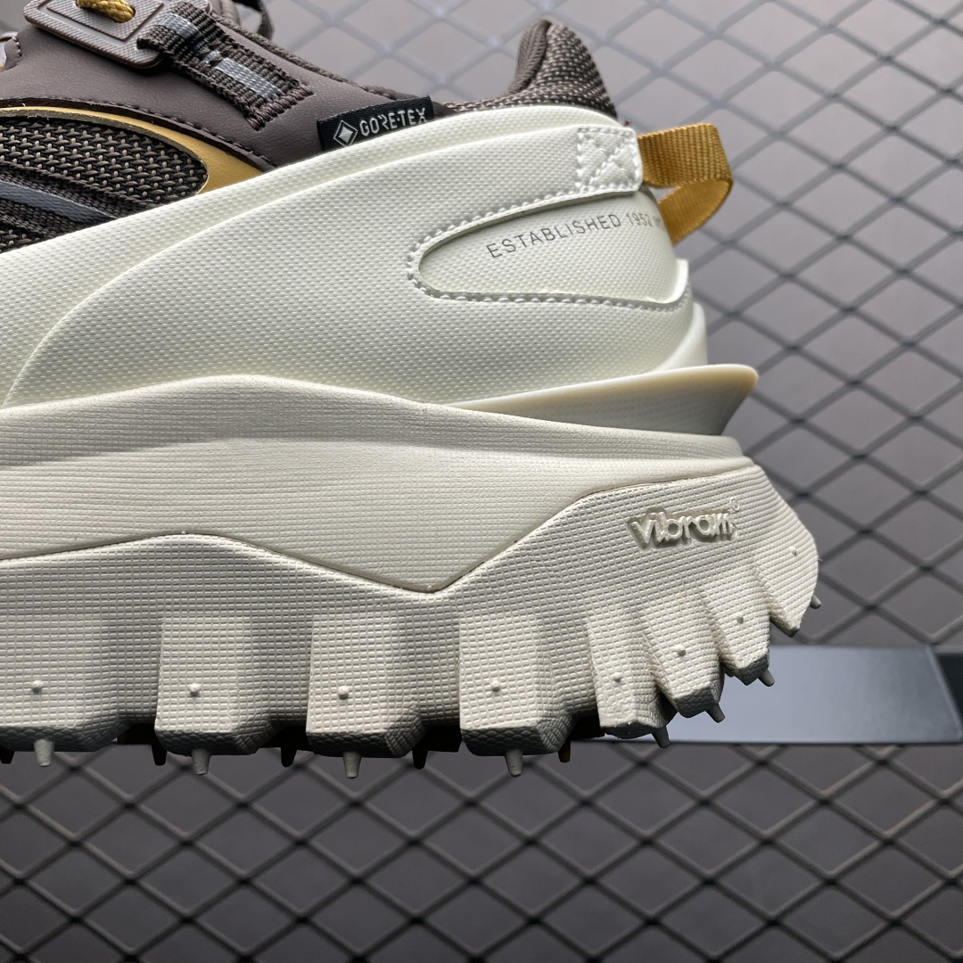 图片[4]-Moncler 盟可睐/蒙口 Trailgrip GTX 抗撕裂材质山地户外鞋 鞋身采用Cordura防撕裂尼龙/Gore-Tex防水材质 中底内置全掌碳板 支撑性能拉满 侧边3M反光带 鞋底搭载Vibram外底提供超强的抓地力和防滑性能 原装大盒包装 内赠Moncler徽章防层袋一副 尺码： 36 36.5 37.5 38 38.5 39 40 40.5 41 42 42.5 43 44 44.5 45 46-选品中心