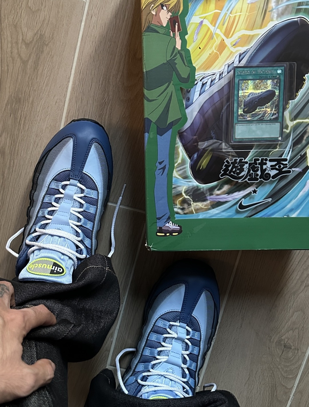 样品私！重磅突袭！超人气顶流外贸单品🔥🔥🔥纯原版 Yu-Gi-Oh x NK Air Muscle 95 游戏王联名联名款低帮休闲运动鞋 II7404-400  

重金原鞋购入 独家私模打造 原版定制辅料（独家正品同源定制卡片）  

首轮少量出货 ！