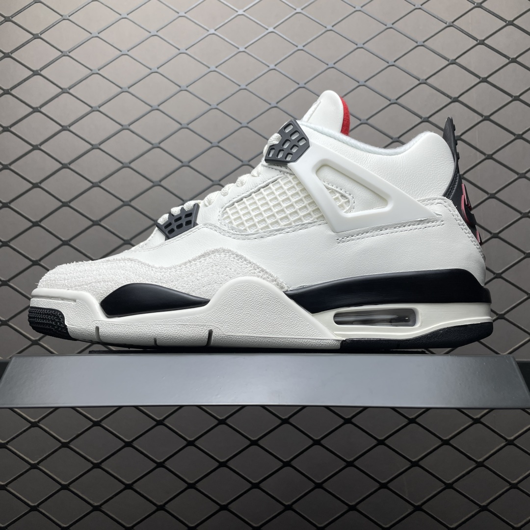 Air Jordan 4 AJ4乔4 文化篮球鞋 IM4002-100 专业AJ大厂出品 主力合作工厂 优势供应市场 一线大厂水准 平民价格定位 全新模具开发 纯正4代正确鞋型 进口头层皮料 高清洁度 立体高频 四线中底拉帮 网格大小 各方面细节都不错 品质完全碾压市面诸多嘴炮\