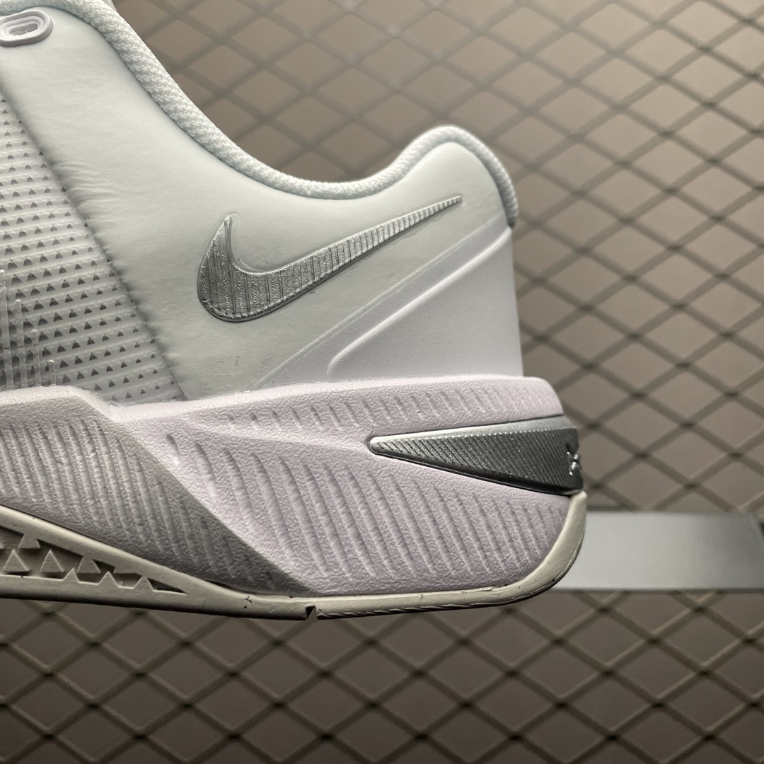 NK Metcon 10 低帮运动鞋 HQ2620-100 尺码：36 36.5 37.5 38 38.