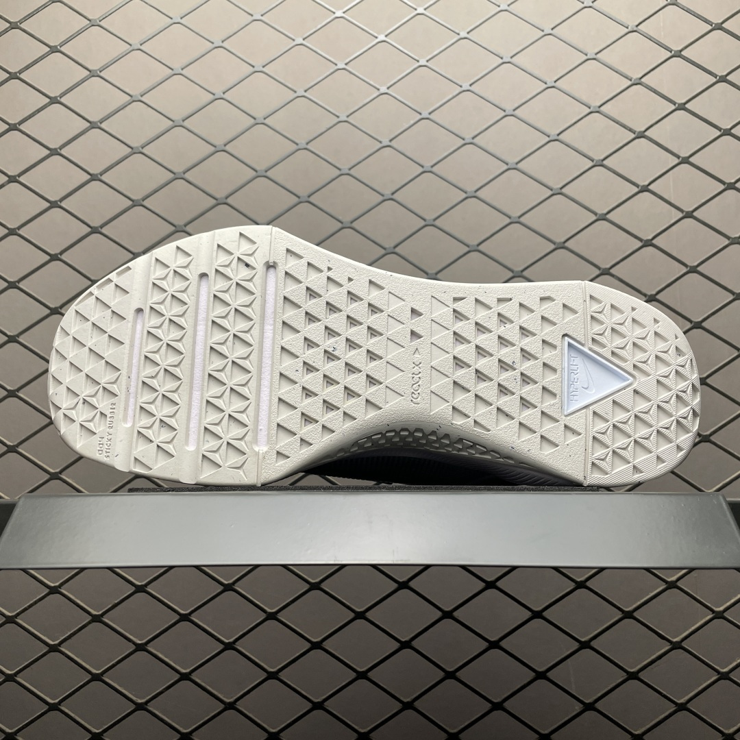 NK Metcon 10 低帮运动鞋 HQ2620-100 尺码：36 36.5 37.5 38 38.