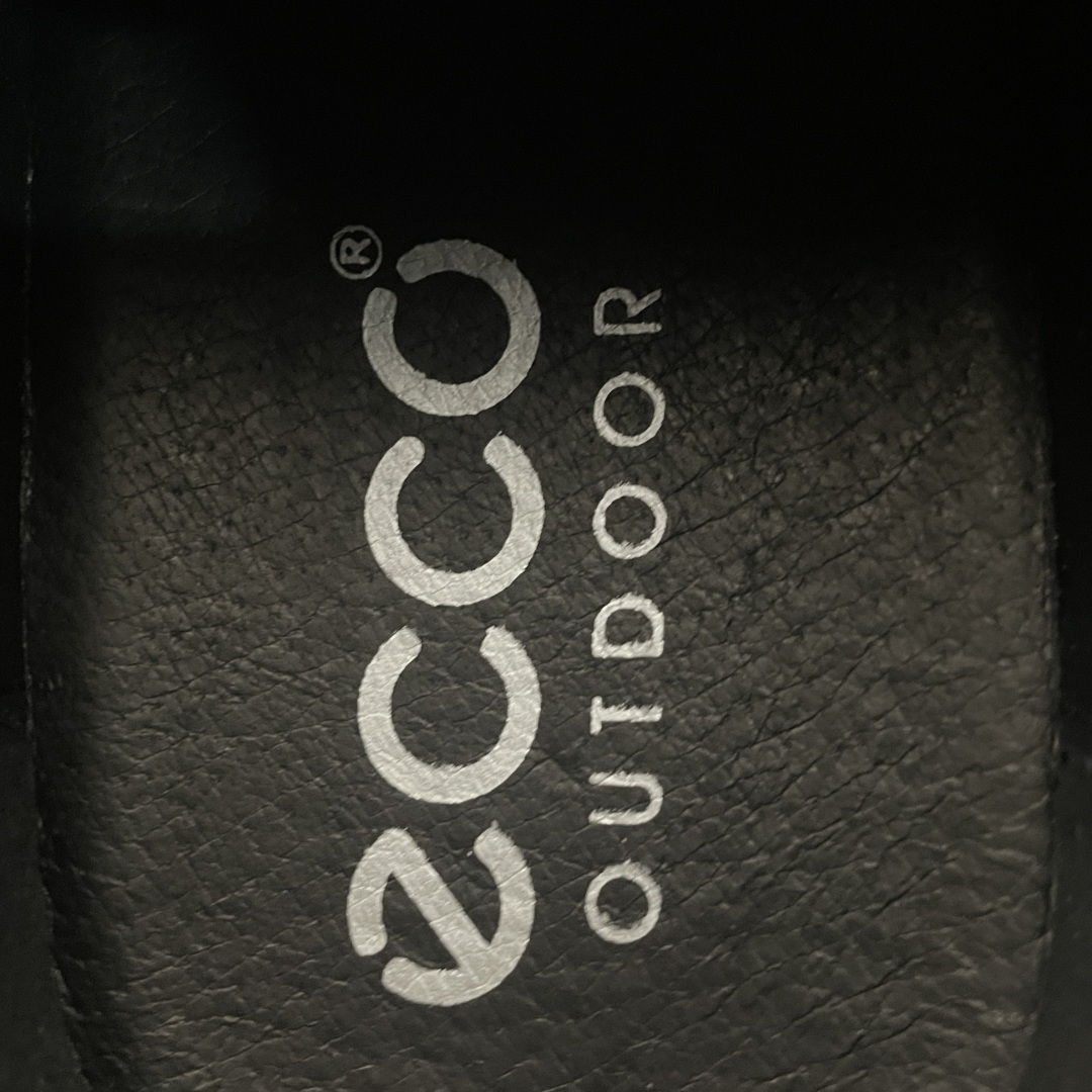 ECCO 爱步 商务正装休闲鞋 雅仕系列 细腻深邃甄选粒纹皮革 天然纹理，手感顺滑，柔软有型，贴合双足高