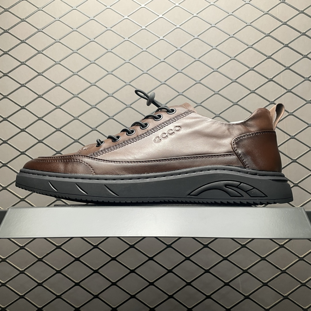 ECCO 爱步 商务正装休闲鞋 雅仕系列 细腻深邃甄选粒纹皮革 天然纹理，手感顺滑，柔软有型，贴合双足高