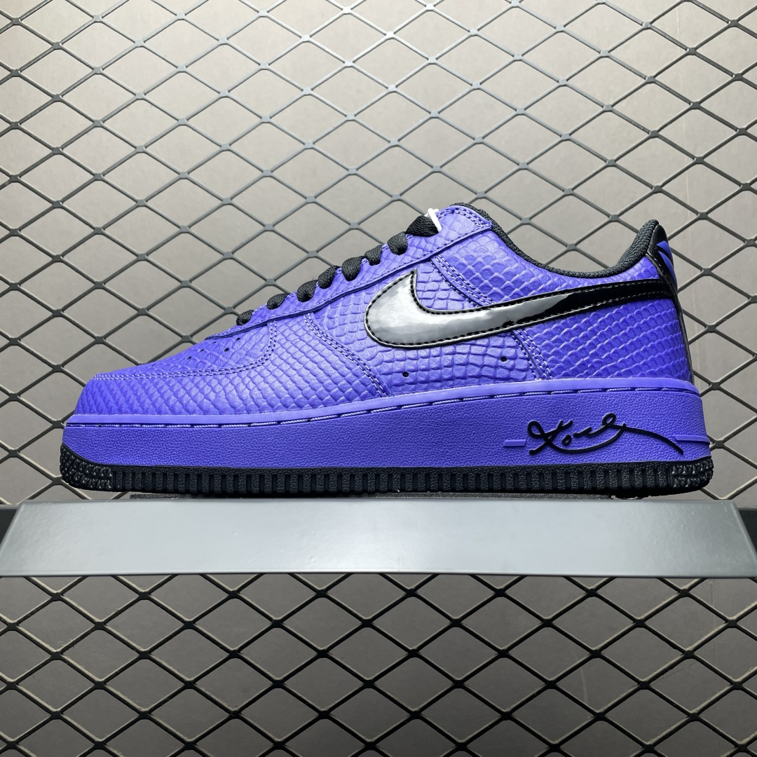 💰519 Kobe Bryant x NK Air Force 1 Low " Kobe " 科比 空軍一號低幫休閒板鞋 II7062-500 尺碼：36 36.5 37.5 38 38.5 39 40 40.5 41 42 42.5 4