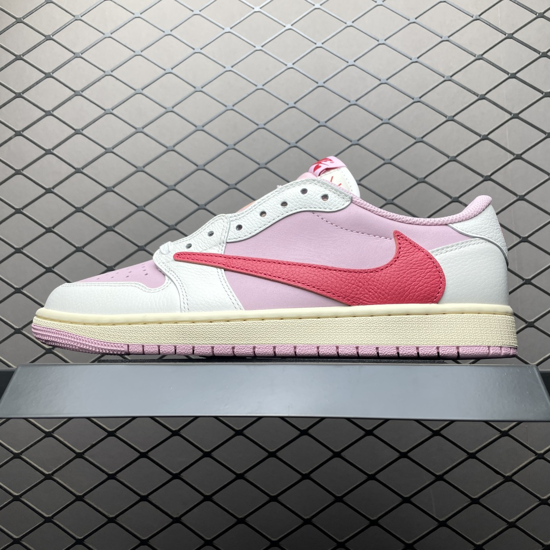 💰400  S版纯原 Travis Scott x Air Jordan 1 AJ1乔1 TS联名倒钩 IQ7604-101 国内头部一线大厂出品 原鞋原楦头纸板 原厂数据开发打造 所有材料 配套都是一线高规格配置 平台高端零售外贸专供品质 尺码：35.5 36 36.5 37.5 38 38.5 39 40 40.5 41 42 42.5 43 44 44.5 45 46 47.5 48.5 编号：45PHUIN