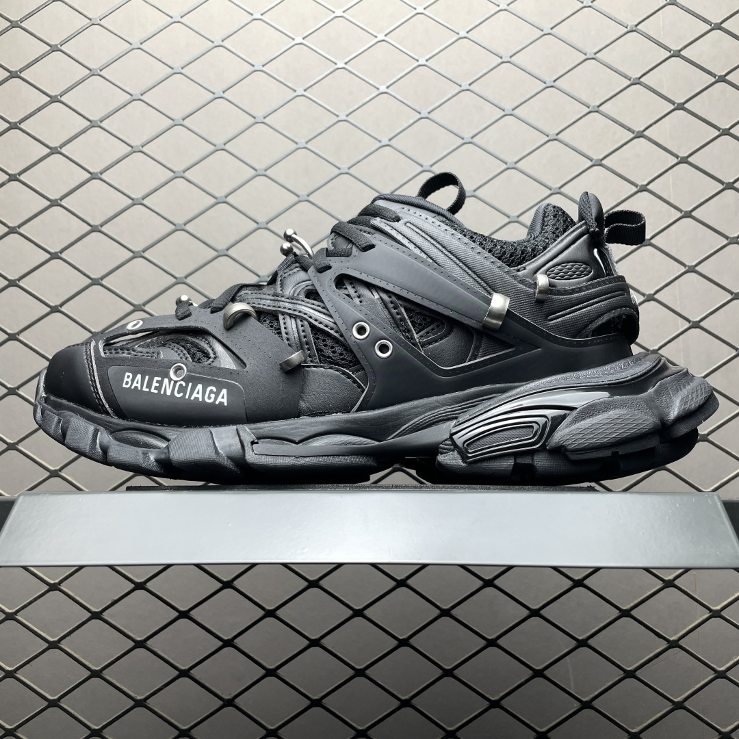 Balenciaga 巴黎世家 Track Sneaker 巴黎世家三代 戶外概念復古老爹鞋 專櫃同步包裝 原裝大盒 細節精準對位官方 私模組合大底 從裡到外 最大尺度還原官方ZP 尺碼：35 36 37 38 39 40 41 42 43