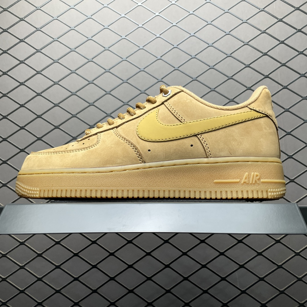 💰520 外貿特供 NK Air Force 1 Low 小麥空軍一號低幫 CJ9179-200 頭層麂皮打造 外貿鴿子訂單 全新貨 內建氣墊 全網最具性價比版本 完美品質！可隨意對比 內建SOLO氣墊 區別市面廉價實心大底 尺碼：36 