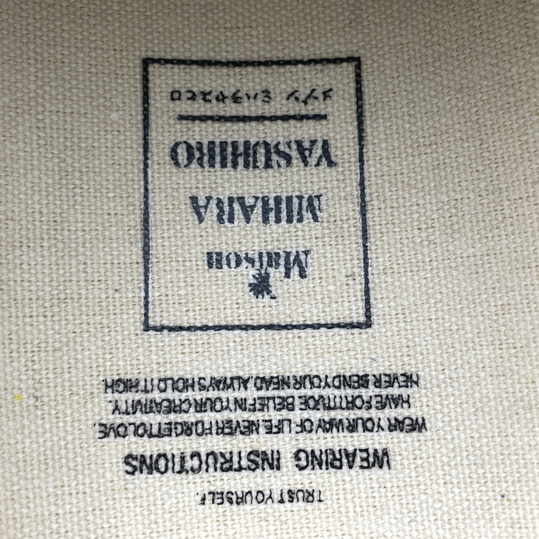 日本概念时装设计师･三原康裕 MIHARA YASUHIRO 变形溶解鞋 全新开发双模一次发泡点位气孔E