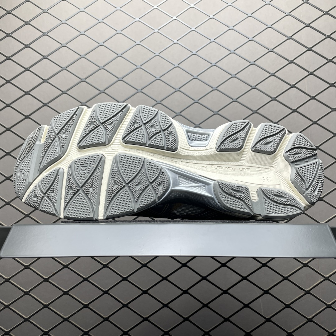 Asics Gel-Cumulus 16 亚瑟士 网面低帮休闲运动鞋 1203A733-101 采用双层