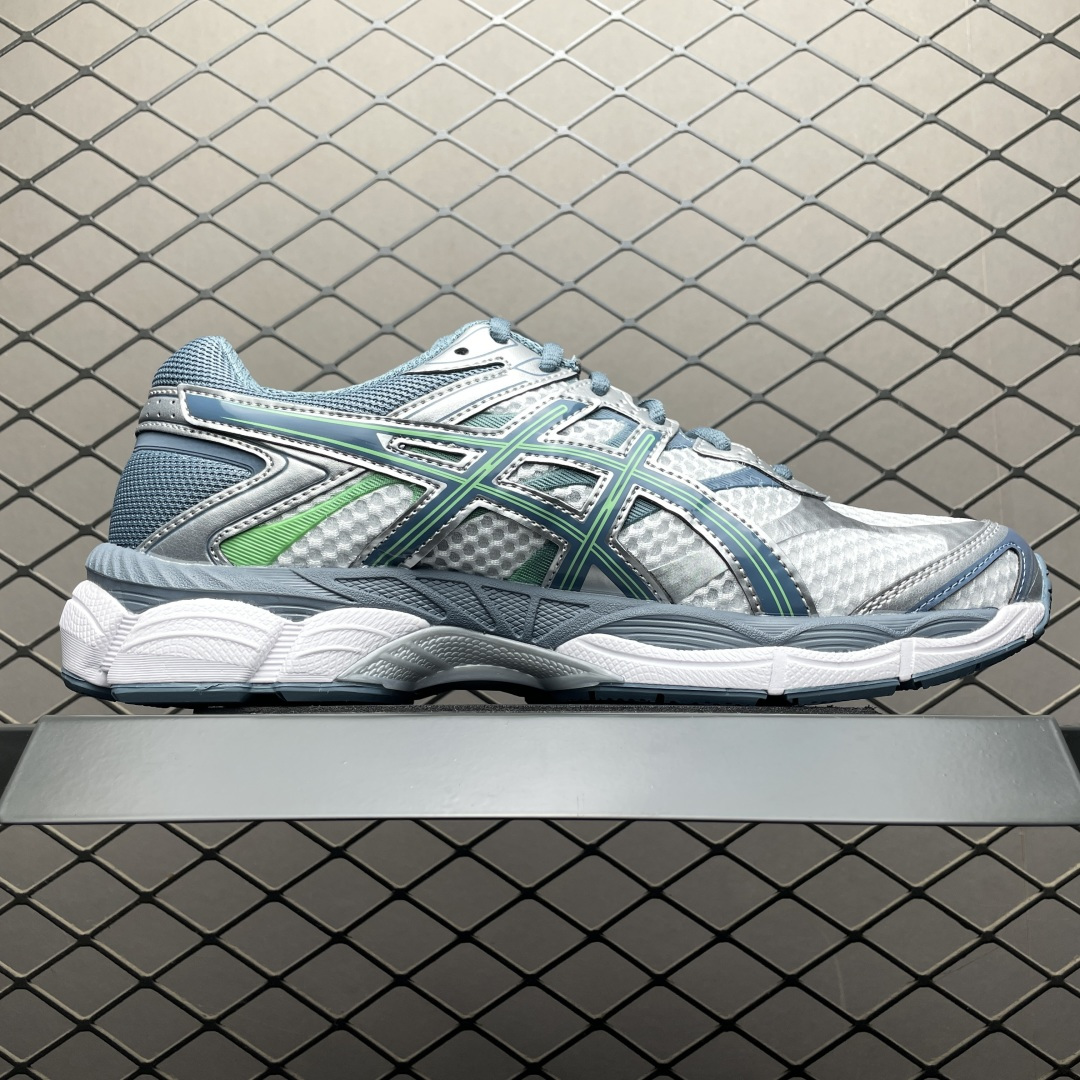 Asics Gel-Cumulus 16 亚瑟士 网面低帮休闲运动鞋 1203A733-100 采用双层