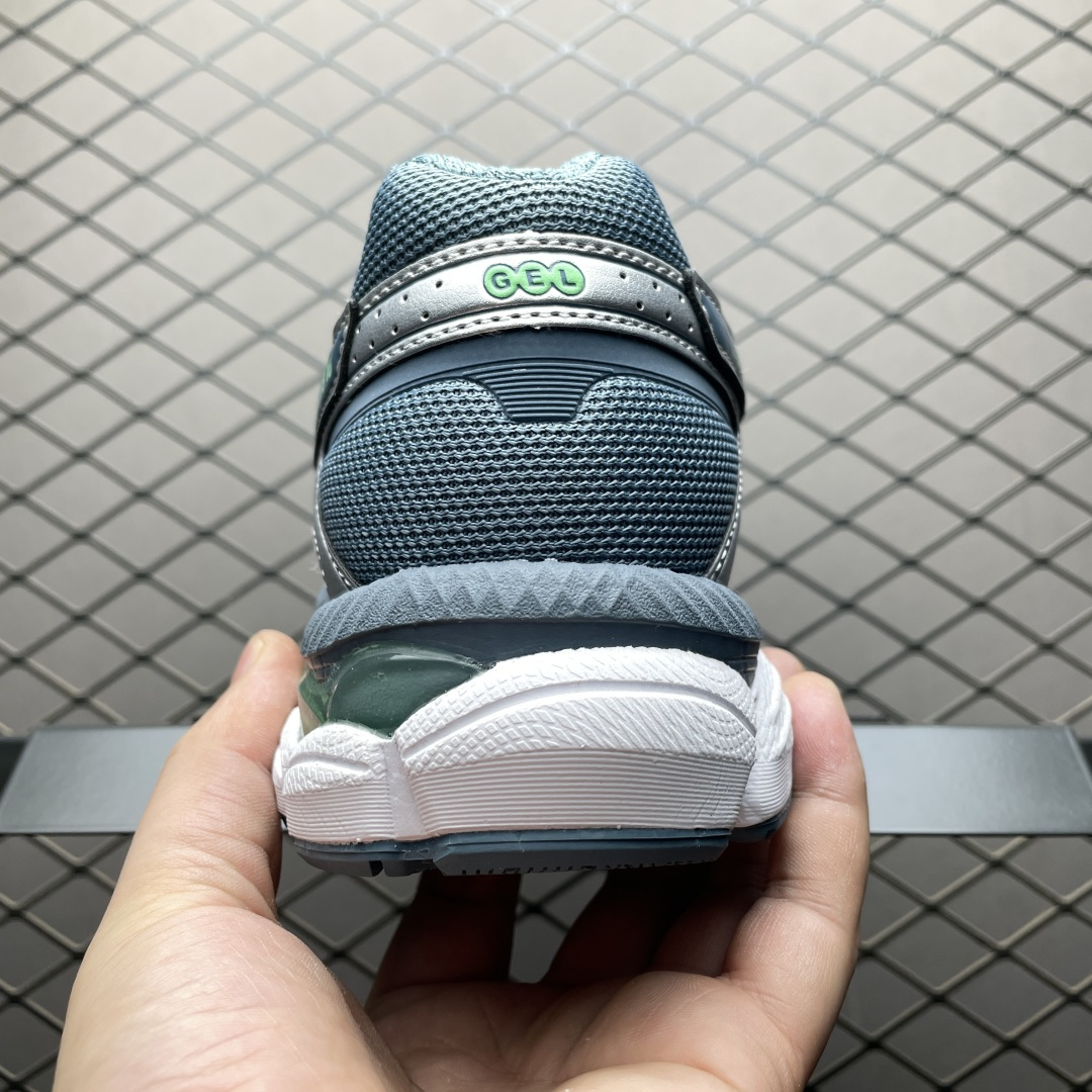 Asics Gel-Cumulus 16 亚瑟士 网面低帮休闲运动鞋 1203A733-100 采用双层