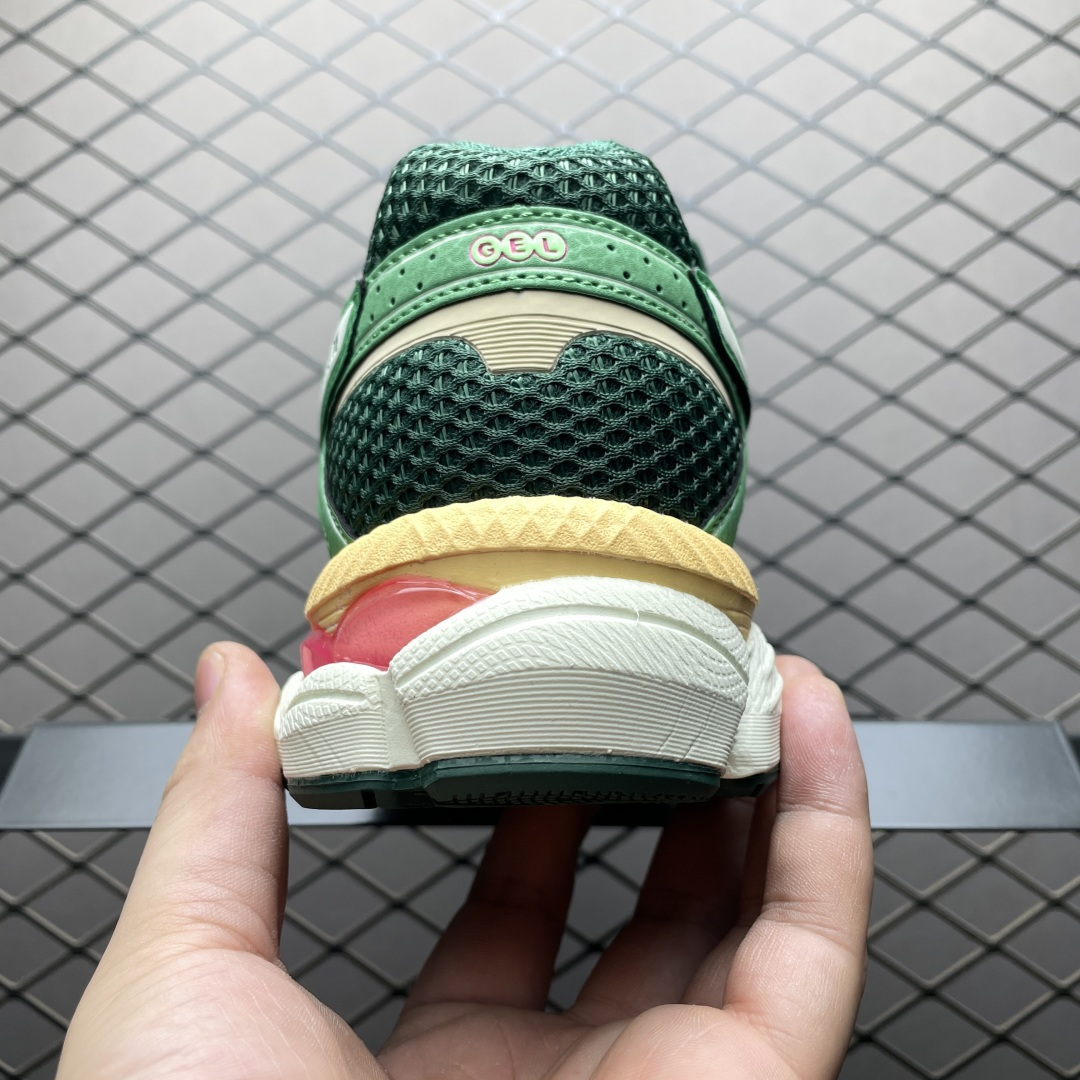 Asics Gel-Cumulus 16 亚瑟士 网面低帮休闲运动鞋 1203A763-100 采用双层