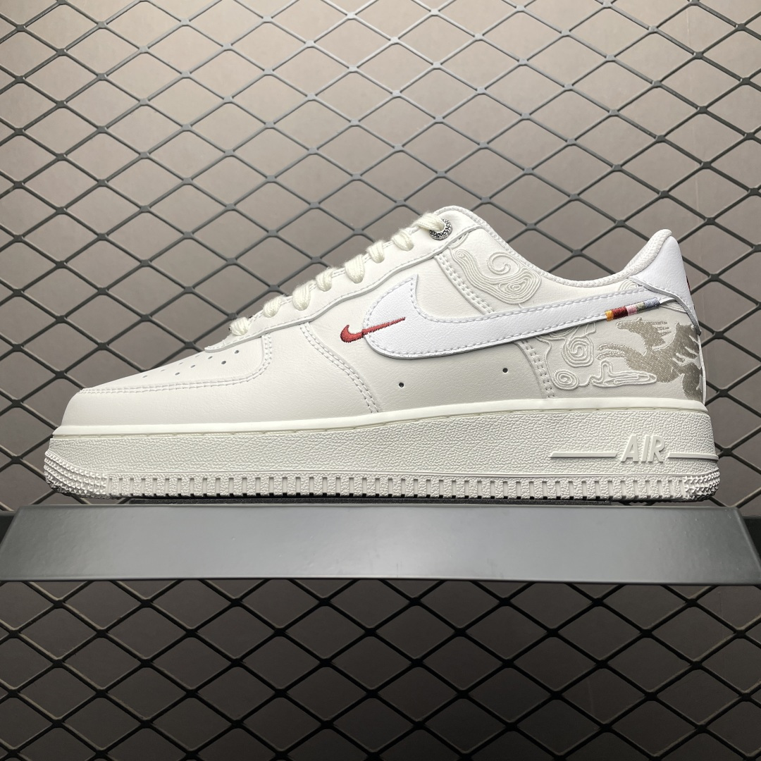 💰540 純原NK Air Force 1 " NYC " 馬年限定 空軍一號休閒板鞋 IQ1119-011 原廠衝刀皮料切割乾淨 無任何毛邊 打造純正空軍 全掌內建蜂窩氣墊 原盒配件 原廠中底鋼印、拉幫完美 全套原楦原模傾力打造完美版型